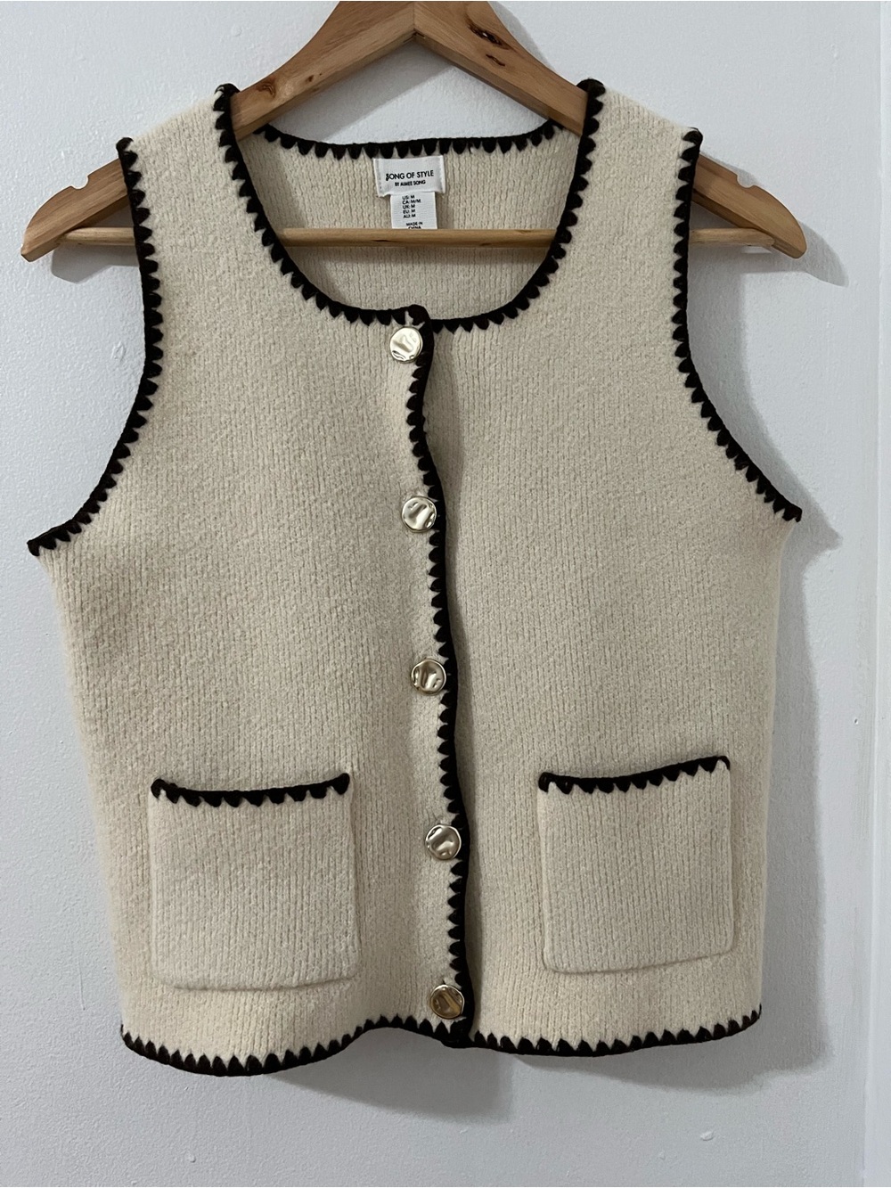 NWOT Song of Style by Aimee Song Cream Knit Vest with Scalloped Trim - Size M